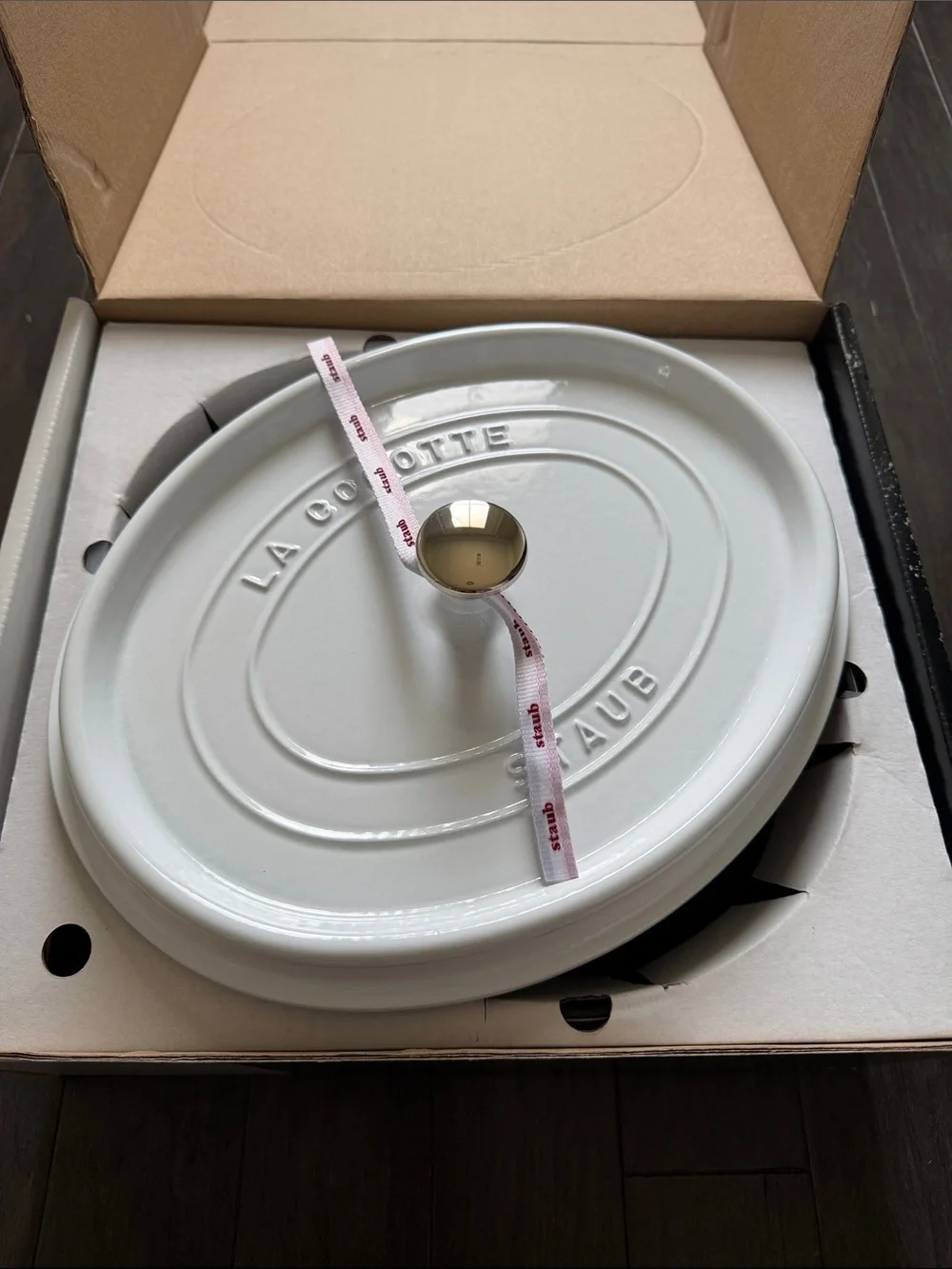 Staub Oval Cocotte 31 - 5.75qt White NIB